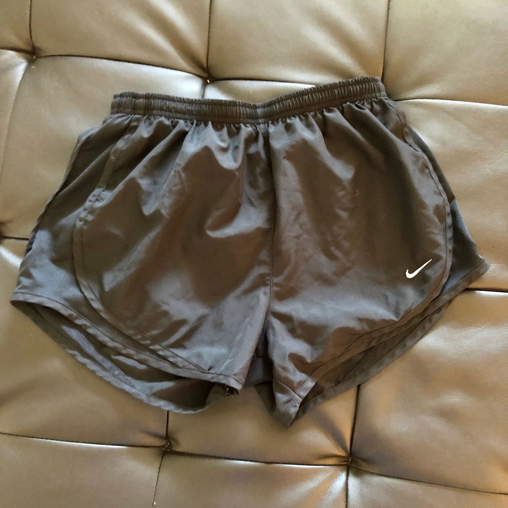 Nike dry fit athletic shorts with lining